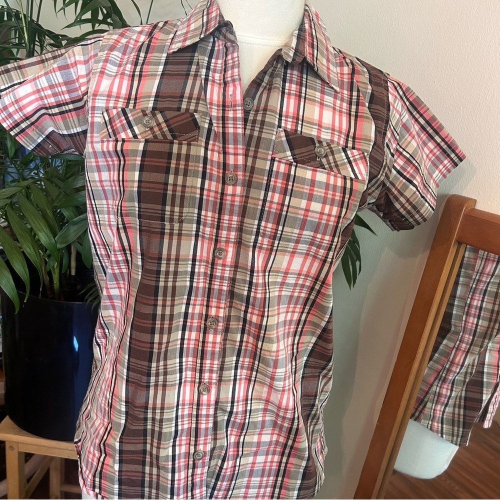Women's Plaid Short Sleeve Shirt Size S Canyon Guide Outfitters Two Pockets - Picture 2 of 8